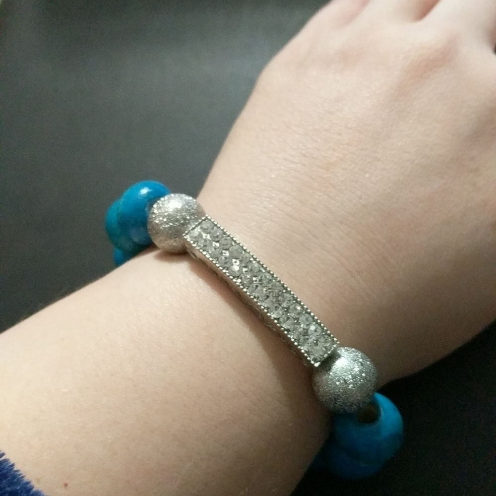 Silver Tone Turquoise Colored Wooden Bead Rhinestone Stretchy Elastic Bracelet